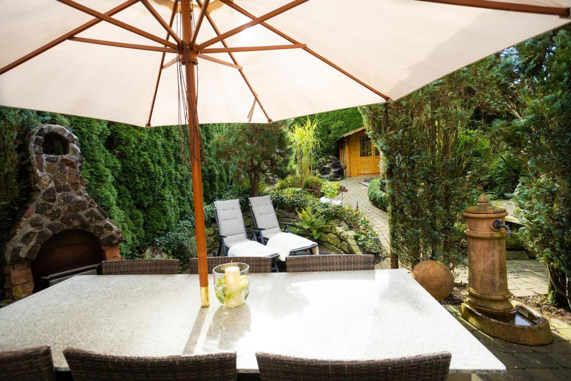 Gartenfewo Bad Wunnenberg Bagian luar foto